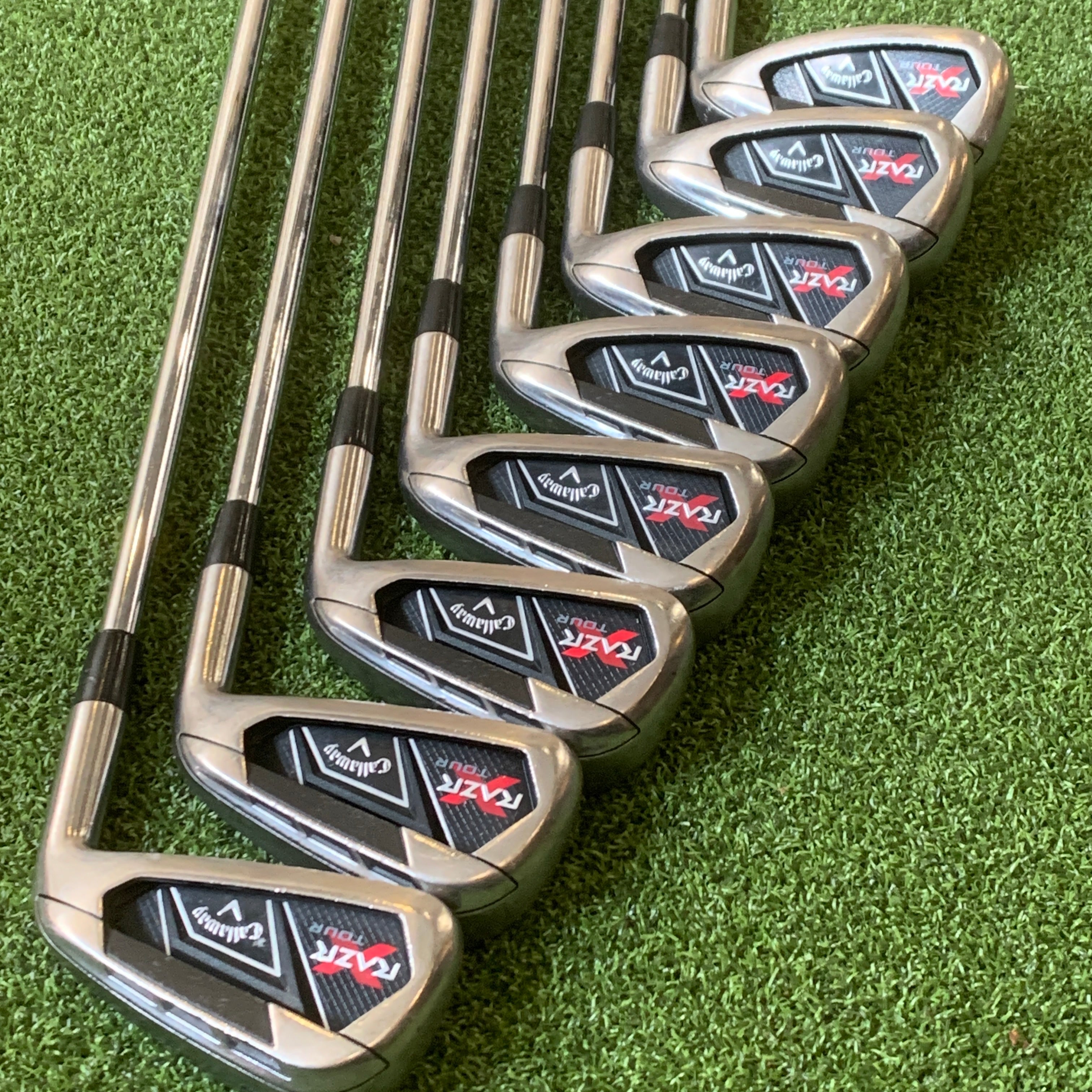 Pre-Owned RH Callaway Razr X Tour Iron Set (4-PW, AW)