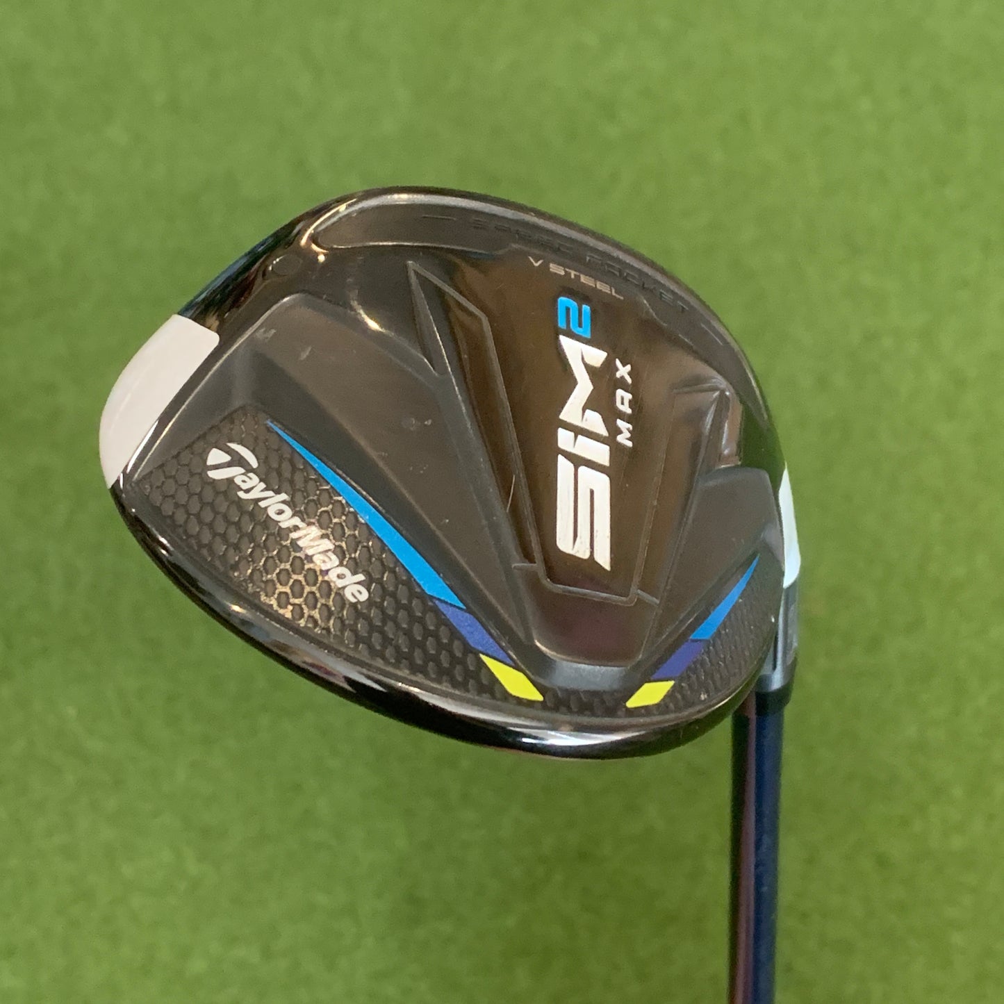 RH Taylormade Sim 2 Max 5 Wood. Senior Flex.