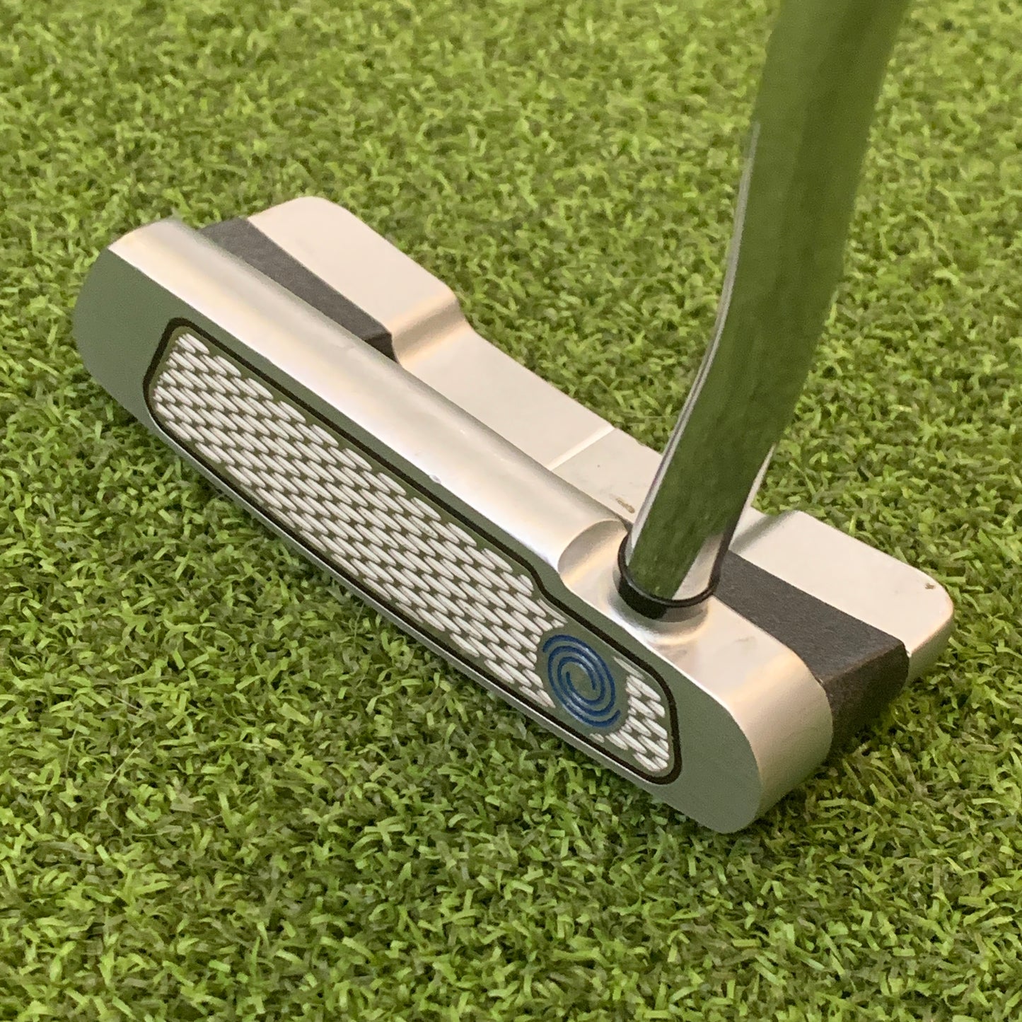 RH Odyssey Works 1W Versa Tank Putter. 35 IN.