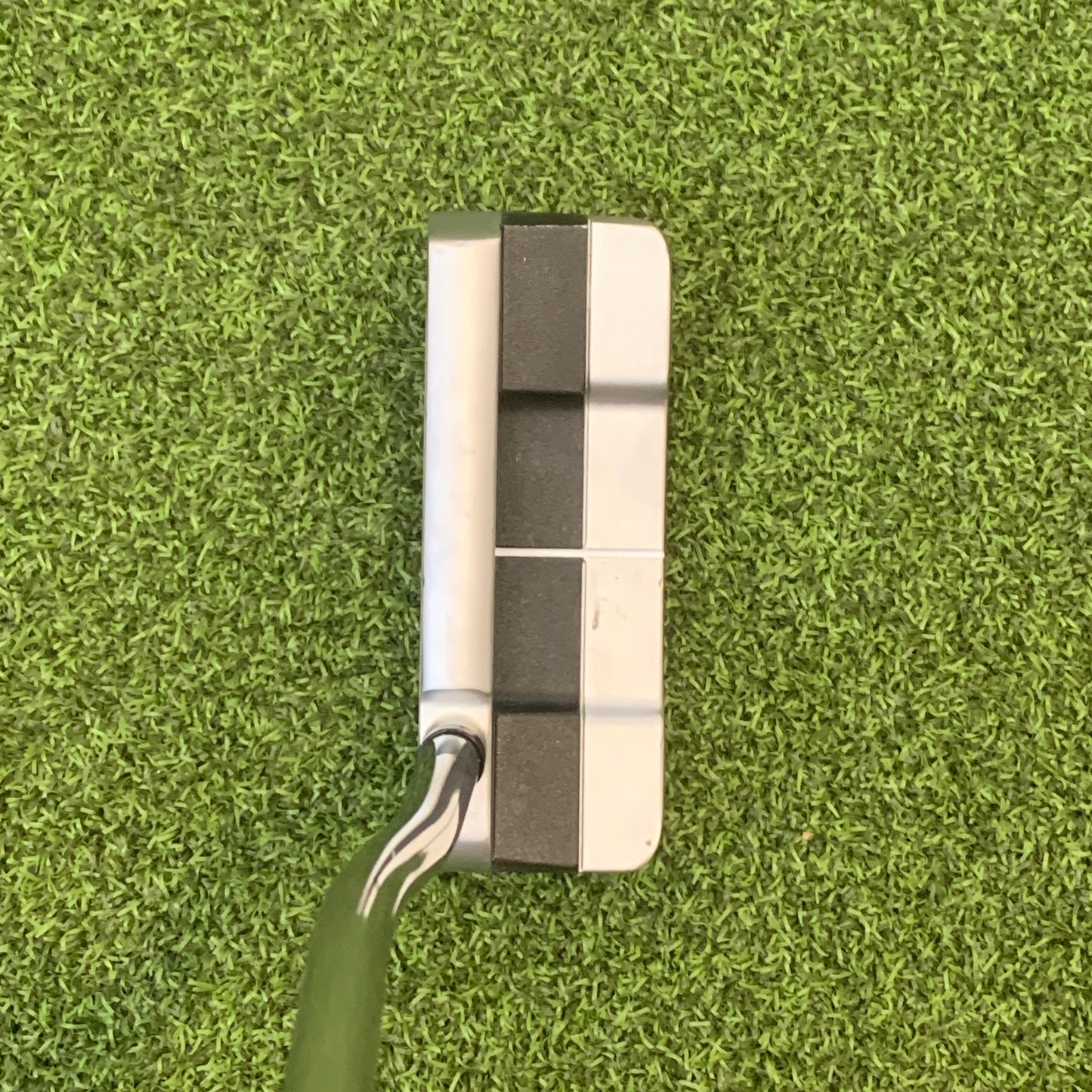 RH Odyssey Works 1W Versa Tank Putter. 35 IN.