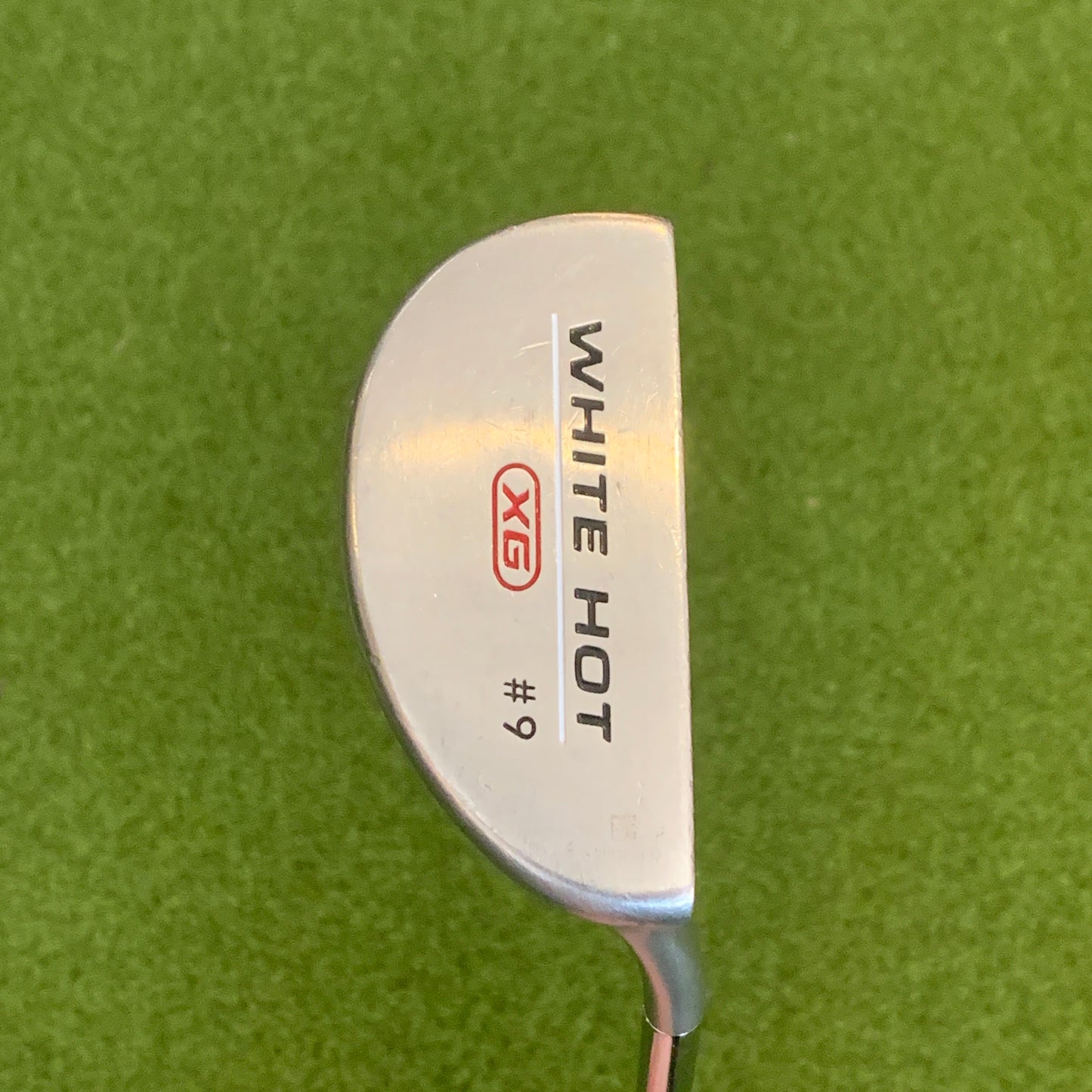 RH Odyssey White Hot XG #9 Putter. 32.5 IN.