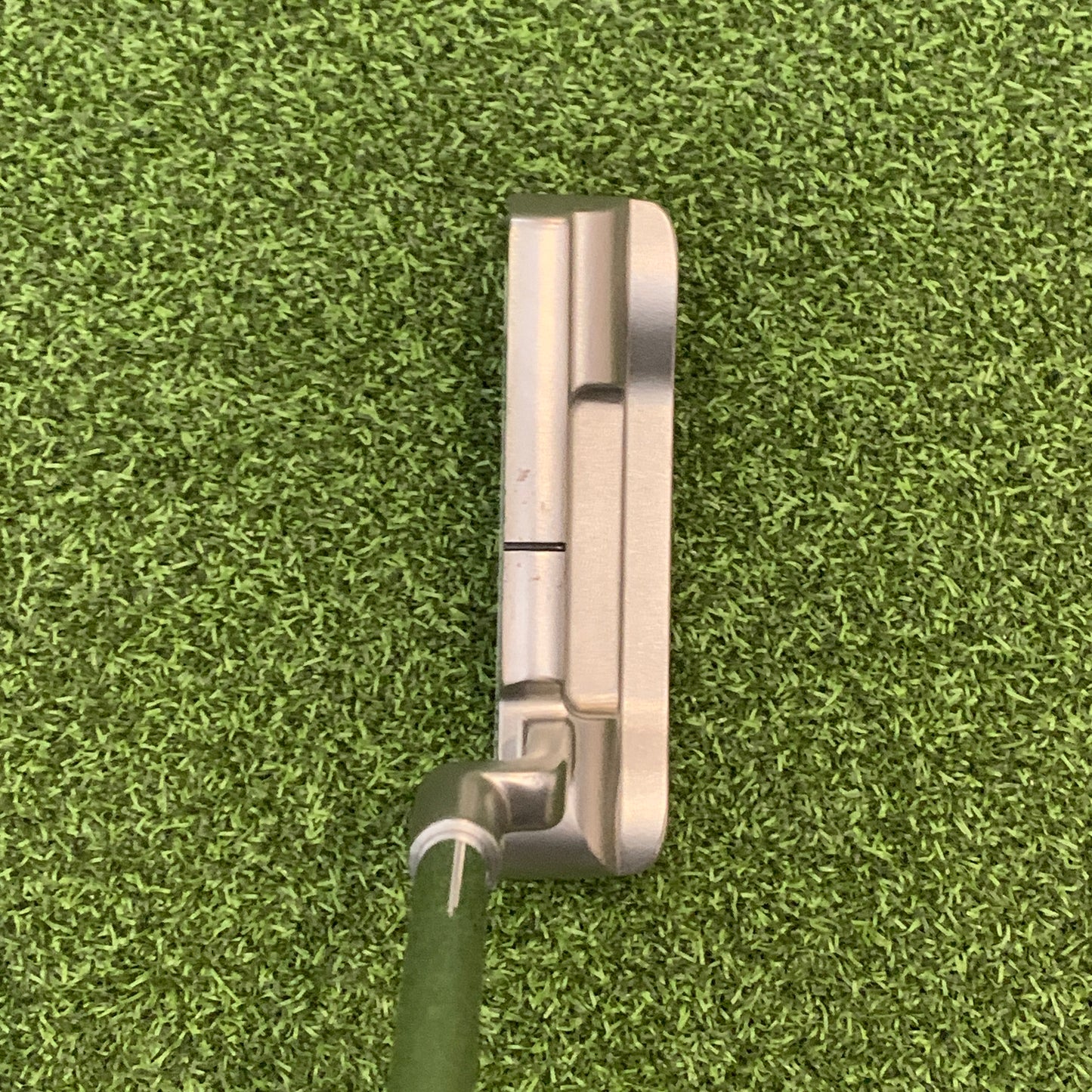 RH Odyssey White Hot #1 Putter. 35 IN.