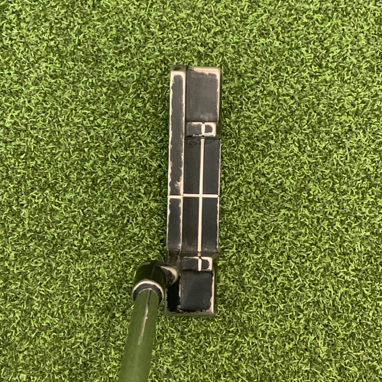 RH Titleist Dead Center Putter. 35 IN.