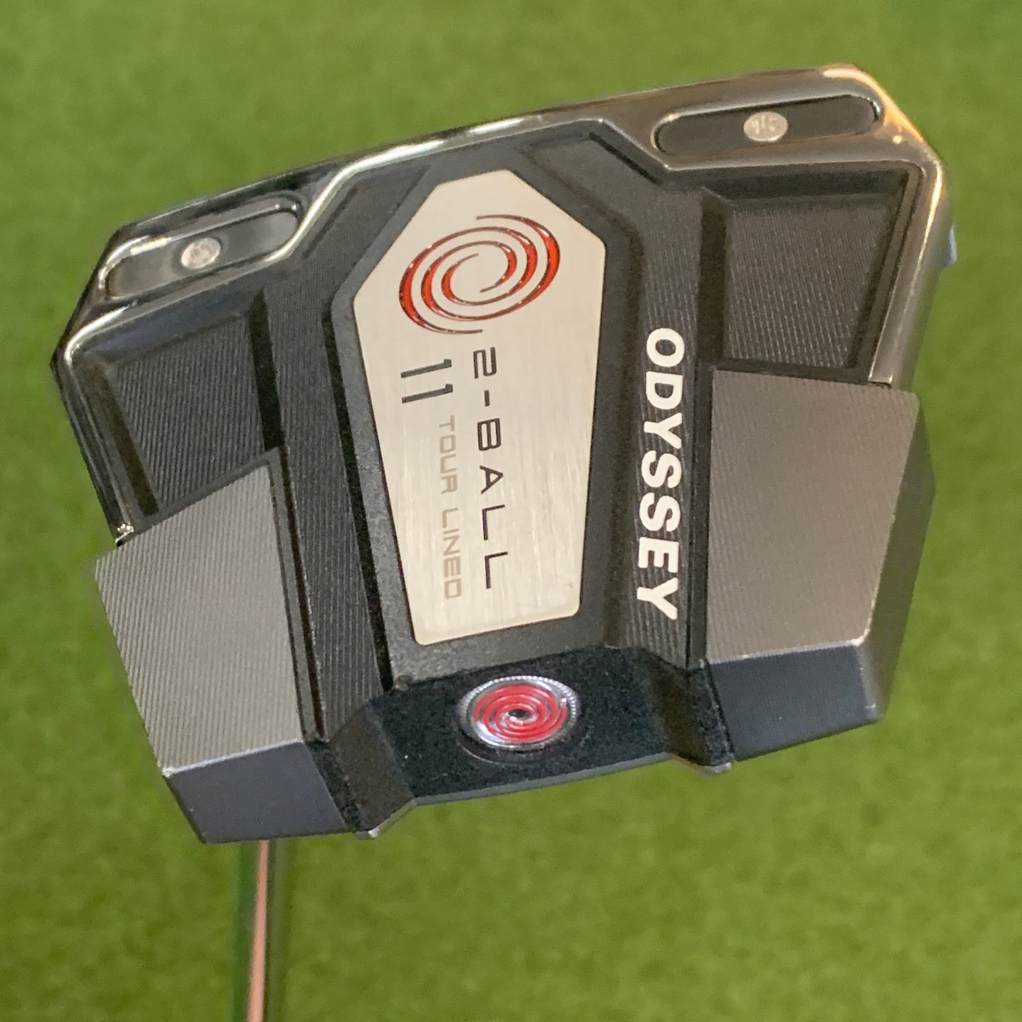 LH Odyssey 2-Ball Eleven Tour Lined Putter. 34 IN.