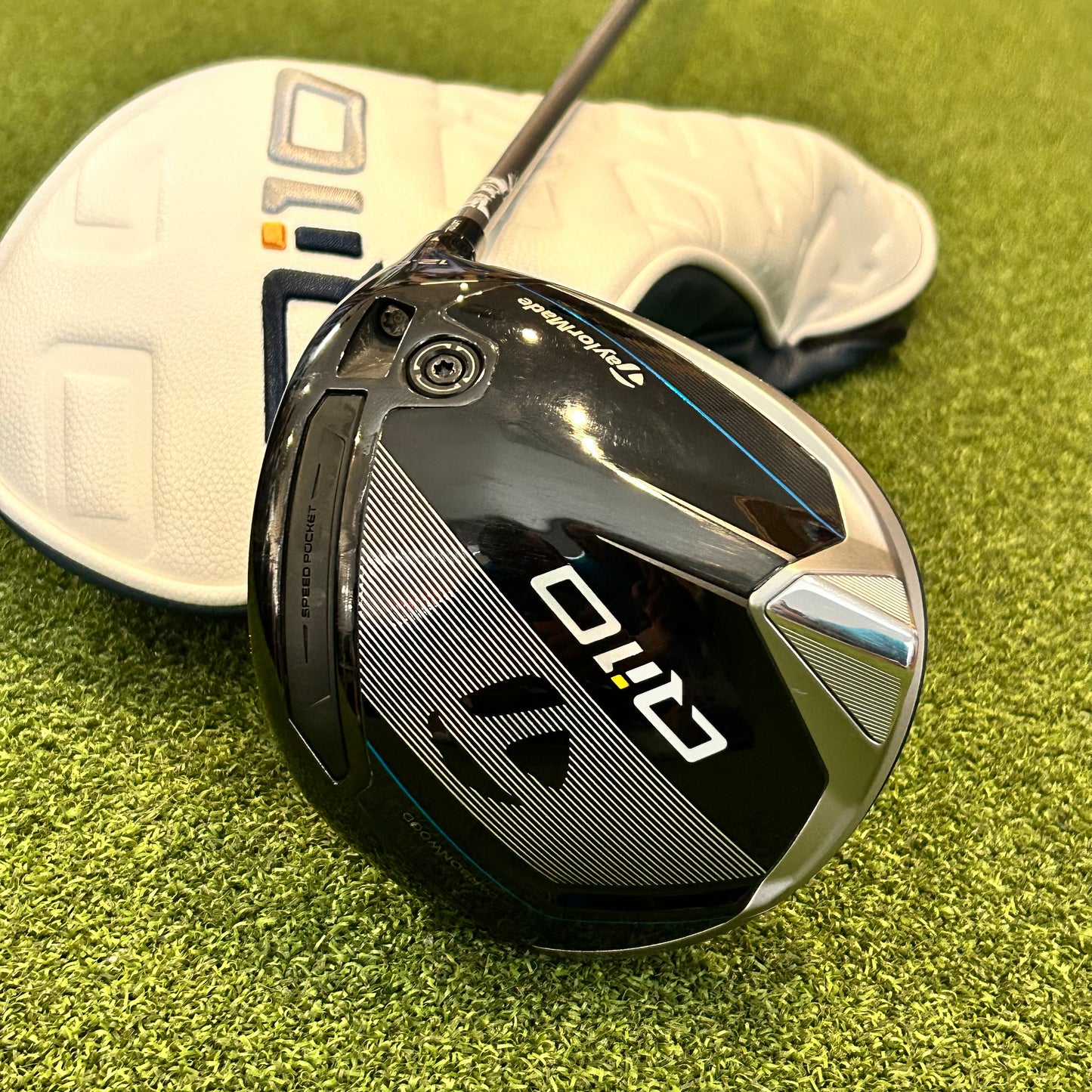 RH Taylormade Qi10 Driver (10.5). Stiff Flex.