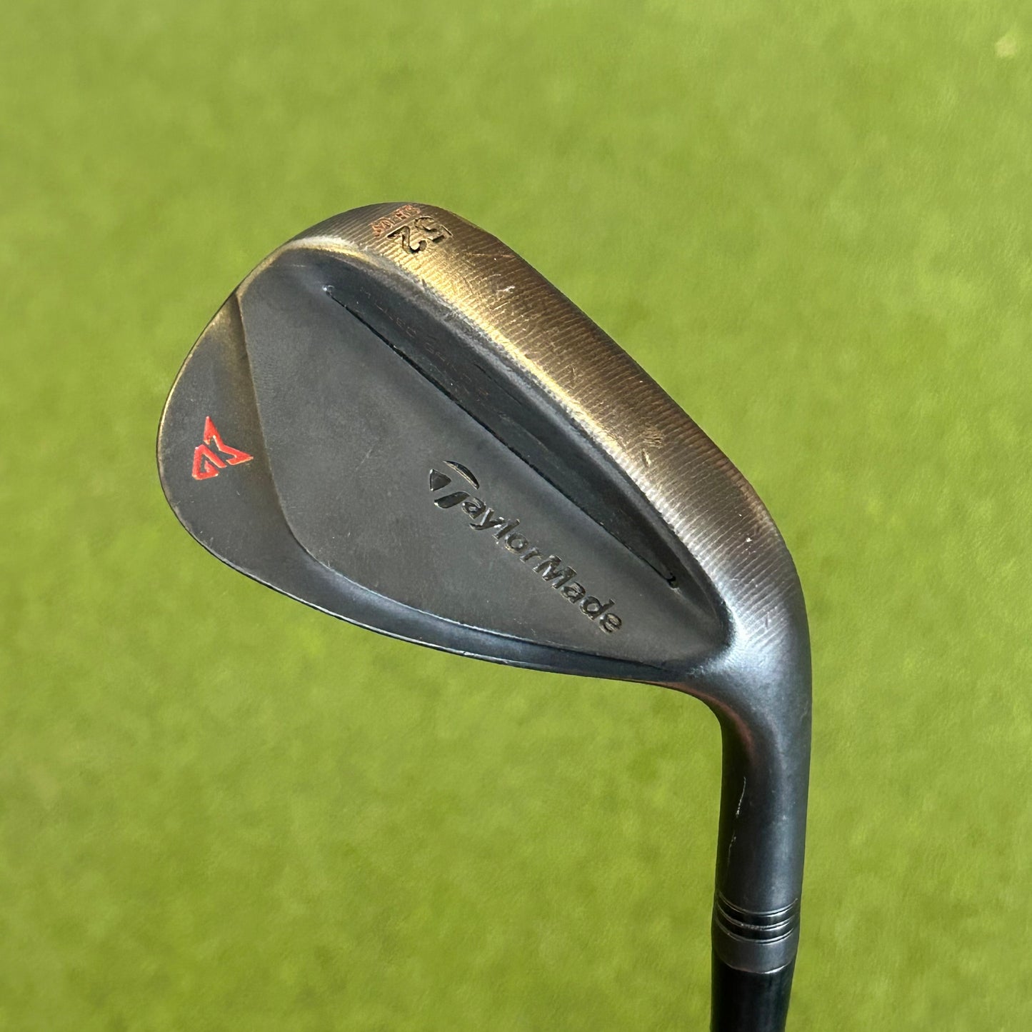 RH Taylormade Milled Grind 2 Black Wedge (52)